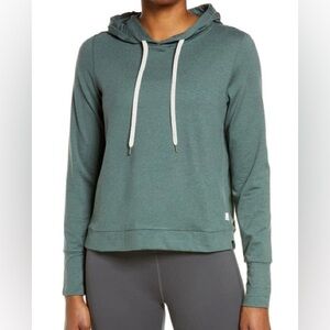 Vuori Women's Halo Essential Hoodie - Kelp Heather - size M